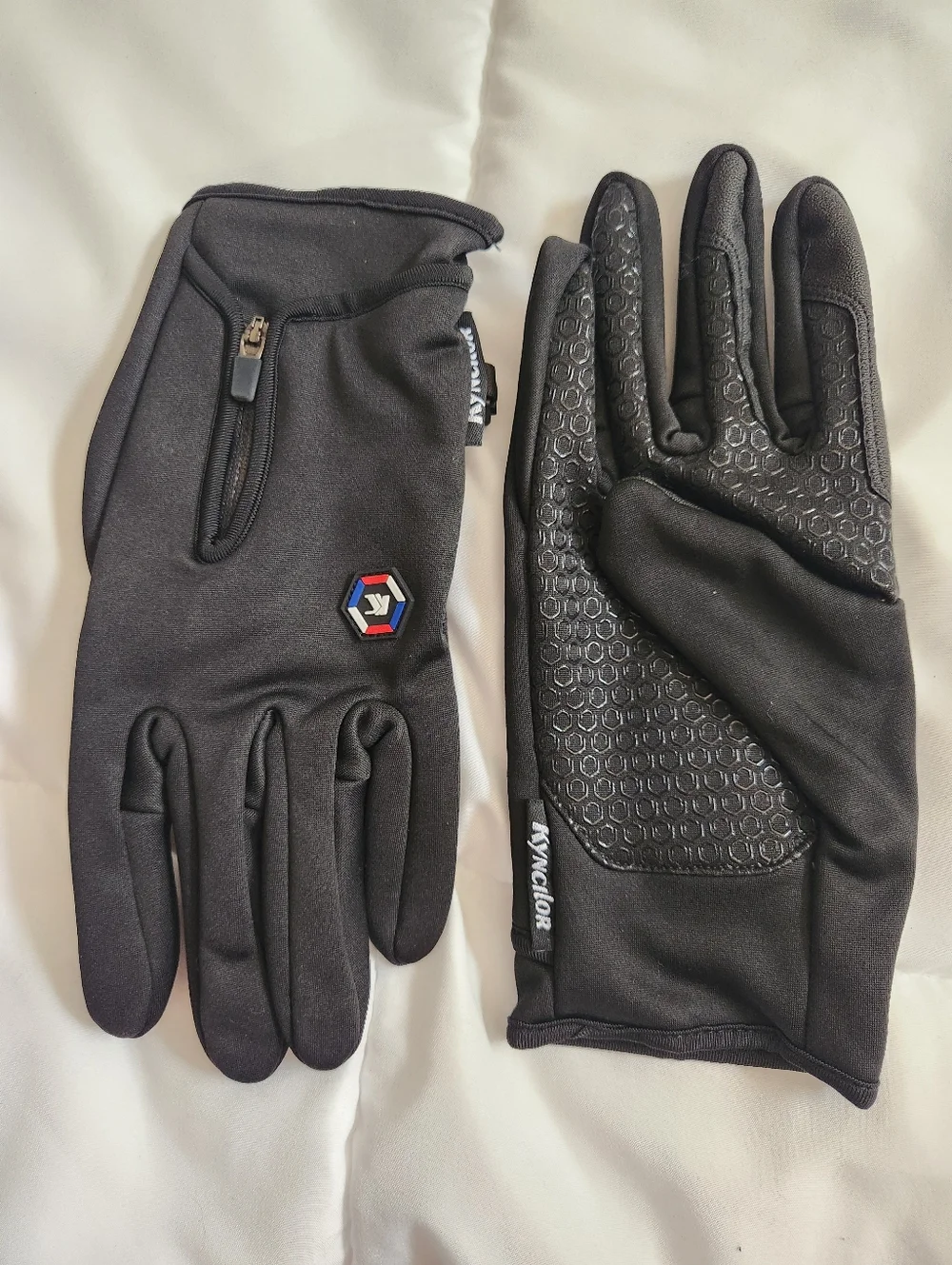 Womans Black Touchscreen Winter Gloves with Grip